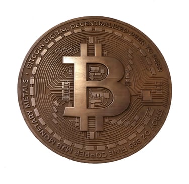 Bitcoin 3D kunstwerk in brons