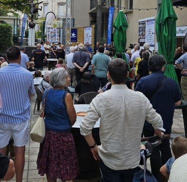 Lancement en extérieur du festival des humoristes 2025