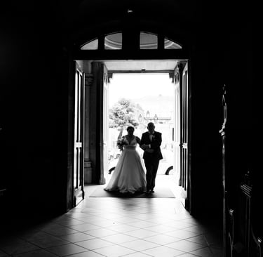Entrée de la mariée à l'église