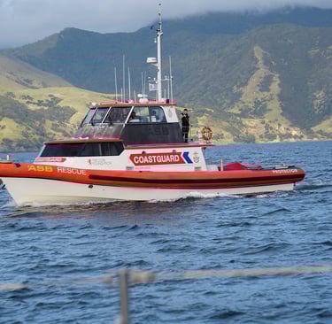 New Zealand Coastguard arriving to assist