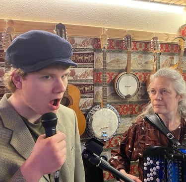 Halfdan Asmild synger Kim Larsen