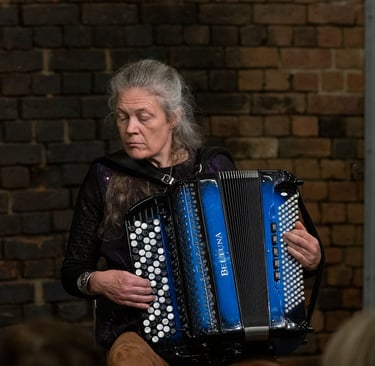 Helle Asmild. Harmonikalærer
