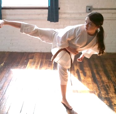 Maddy Dacey - Yoko Geri