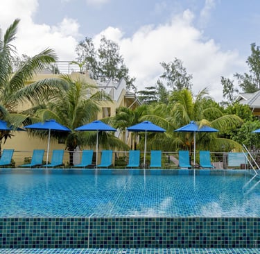 Acajou Beach Resort (Praslin Island) - photos courtesy of Expedia