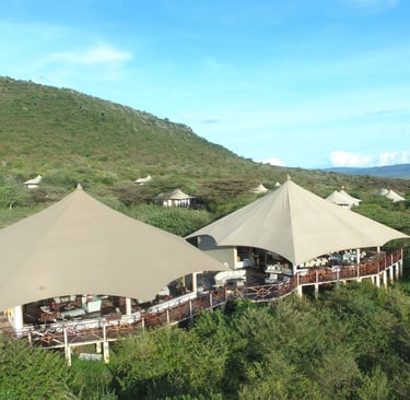 Emayian Luxury Camp (photos courtesy of Expedia)