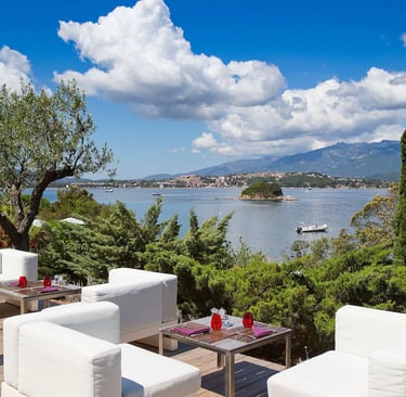 Hotel Casadelmar, photo by Expedia