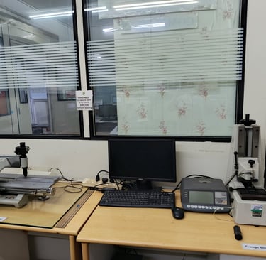 Dimension Lab Gause Block Glass Scale