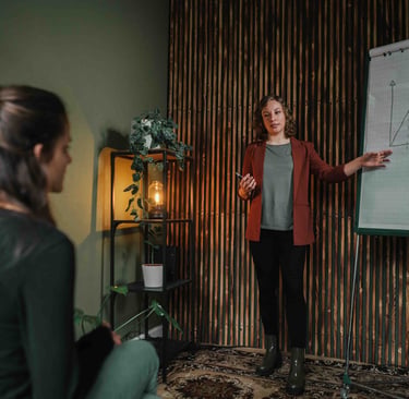 Sarah-Schmitt-in-einem-Stressmanagement-Kurs