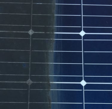 a solar paneled solar paneled on a solar paneled paneled solar panelLavage de panneaux photovoltaïqu