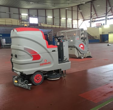 Machines de nettoyage haute performance: autolaveuse et monobrosse pour sols à Neuchâtel