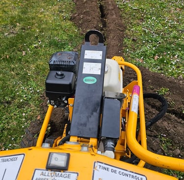 Trancheuse pour installer les tuyaux d'arrosage et un impact discret, chantier privé à Genève