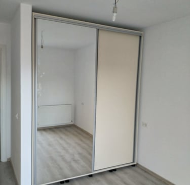 dressing cu 2 usi culisante cu sau fara oglinda la comanda orice dimensiune inter 1,2 di 2 metri