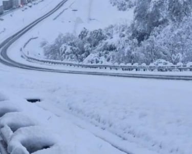 late-season snowstorms South Africa