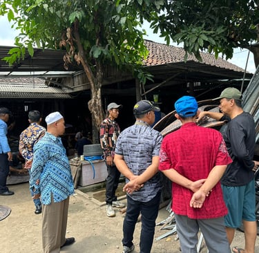 Kunjungan di tempêta pembuatan kerajinan tembaga dan kuningan kotagede