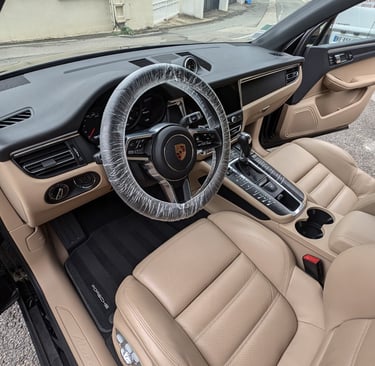 voiture nettoyée par un professionnel du lavage auto à domicile 06 cannes
