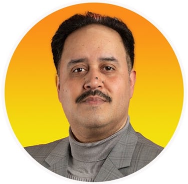 Headshot phot of Licensed Insurance Agent Leo Zuniga