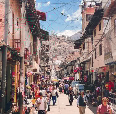 A lot of people at Cajamarca Market, Peru