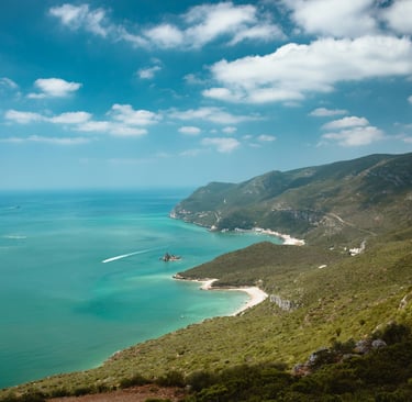 Vue panoramique de la Serra da Arrábida et de la péninsule de Tróia, Portugal