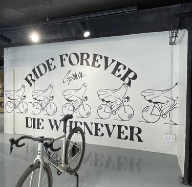 Mural corporativo en una tienda famosa de bicicletas