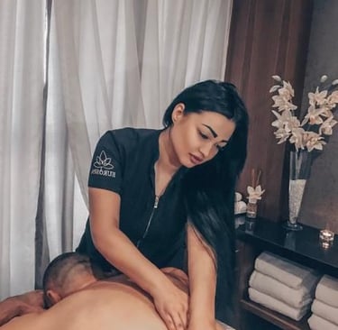 Female massage therapy in Noida for stress relief