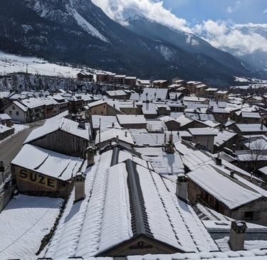 Photo prise du haut des toits enneigés