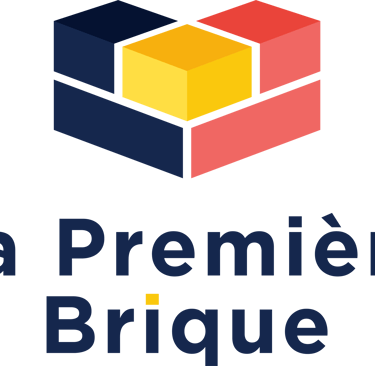 La première brique
