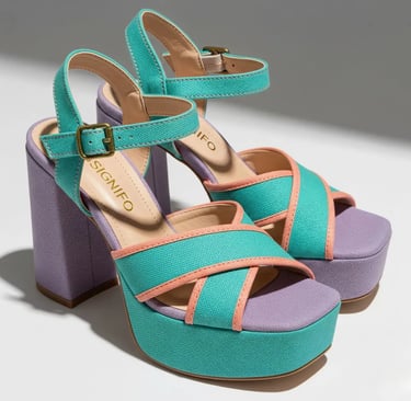 Sepasang platform heels SIGNIFO Aurelia, berwarna teal, ungu muda, dan oranye muda.