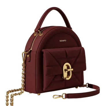 Tas marsala berbahan kanvas polyester SIGNIFO dengan detail rantai emas dan aksen buckle mewah.