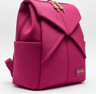 Tas ransel "Senja Merona" Signifo berwarna fuchsia dengan lipatan unik.