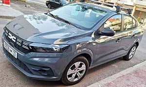 Dacia Logan gris foncé location de voiture agadir aeroportt 