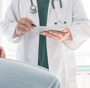 Negligencia médica en casos de torsión