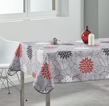 une table avec un vase et un vase avec un vase dessus