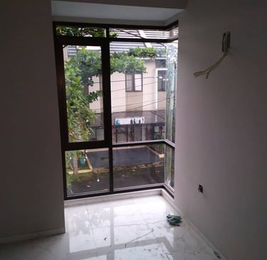<img src="jendela-aluminium.jpg" alt="Jendela Aluminium Berkualitas dengan Desain Modern - Dzalfa Ja