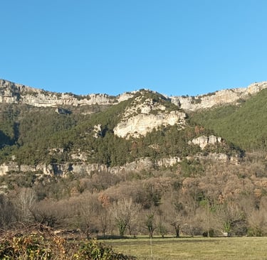 A cloudless sky over the cirque today.