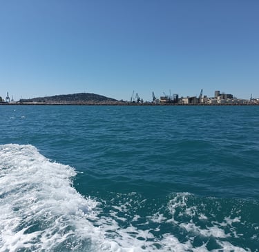 Leaving the port of Sète behind