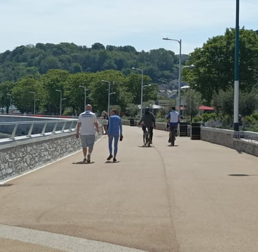 Cyclists and walkers only!