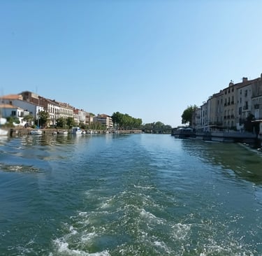 Heading towards the mouth of the R. Hérault
