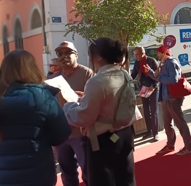 Cruise passengers with their tourist guide 