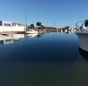 Setting off from our mooring.