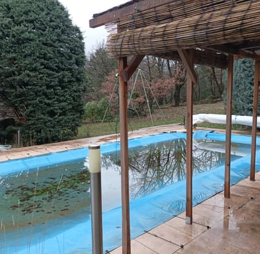 All  swimming abandoned