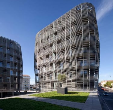 These flats are outside the  centre of Sète