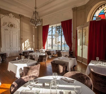 The dining room Quai 17 restaurant, Grand Hotel.