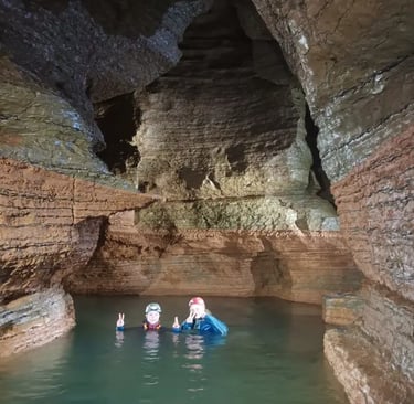 Diving in the Grotte du Banquier.