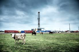 Oilfield site waste cleanup