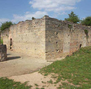 Forteresse, Carolingiens, monument historique