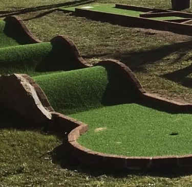 Ty Bayon - Activités pour vos P'tits Loups - Minigolf Bar et Loisirs