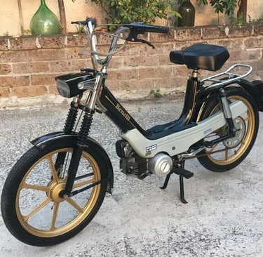 Benelli G2 moped
