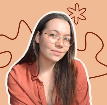 Gladys - Brand Designer - Graphiste - Fondatrice du Studio Luana