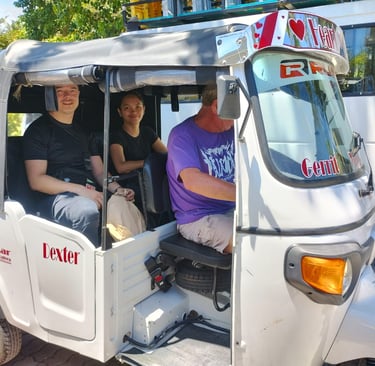 Guest in Villa Bor a Mar tuktuk