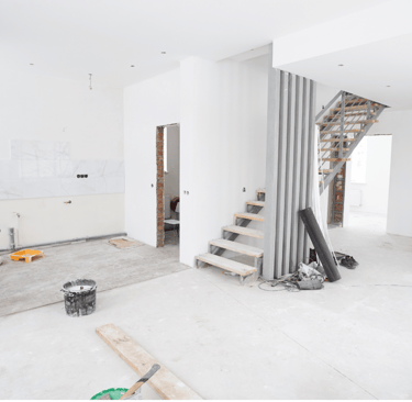 Profesionales realizando reformas integrales en una vivienda en Valencia.